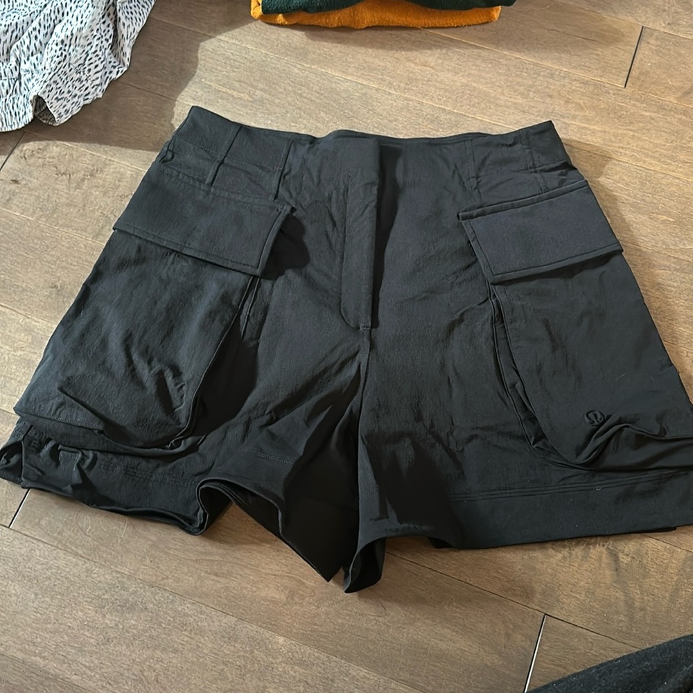 Lululemon cargo shorts worn once